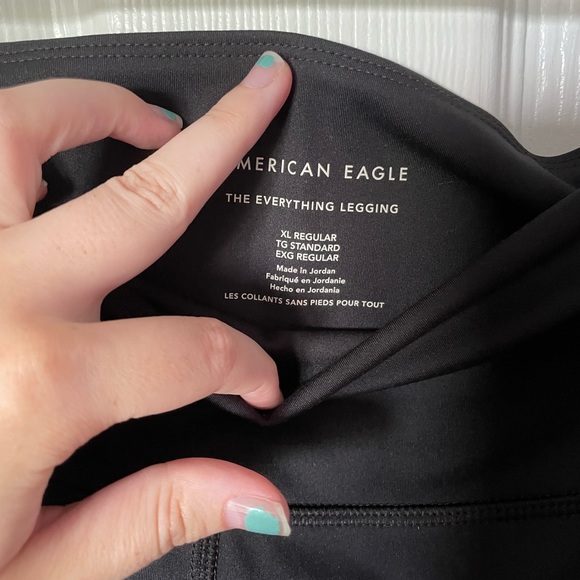 NWOT - American Eagle The Everything Black Leggings - Picture 3 of 6